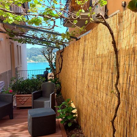 Casa Vacanze Ibiscus ปอร์โตเวเนเร ภายนอก รูปภาพ