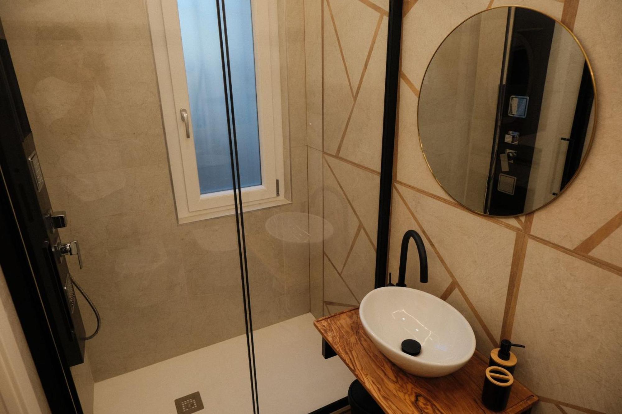 Casa Vacanze Ibiscus ปอร์โตเวเนเร ภายนอก รูปภาพ