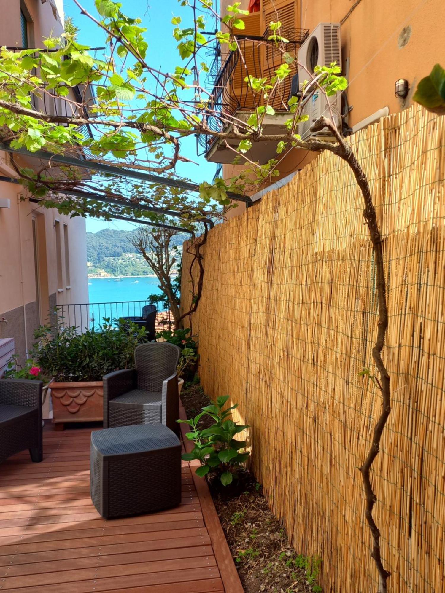 Casa Vacanze Ibiscus ปอร์โตเวเนเร ภายนอก รูปภาพ