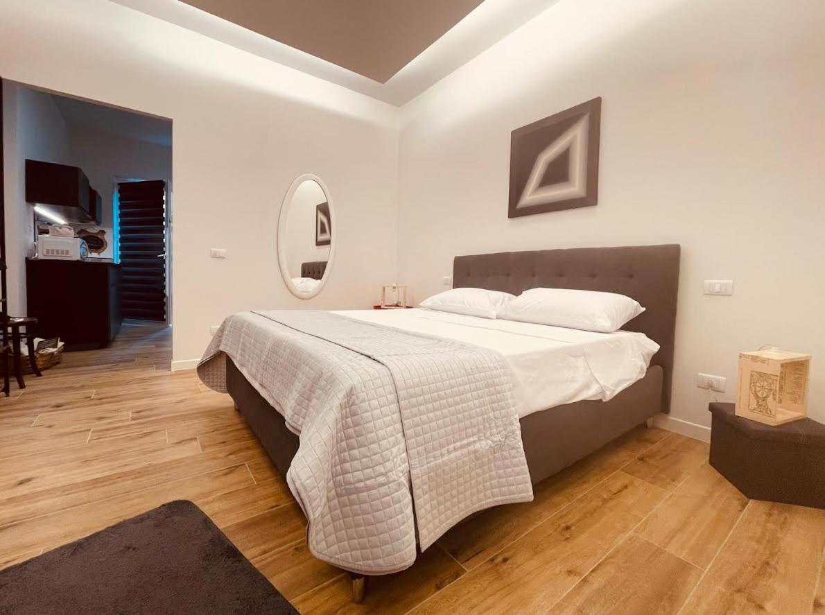 Casa Vacanze Ibiscus ปอร์โตเวเนเร ภายนอก รูปภาพ