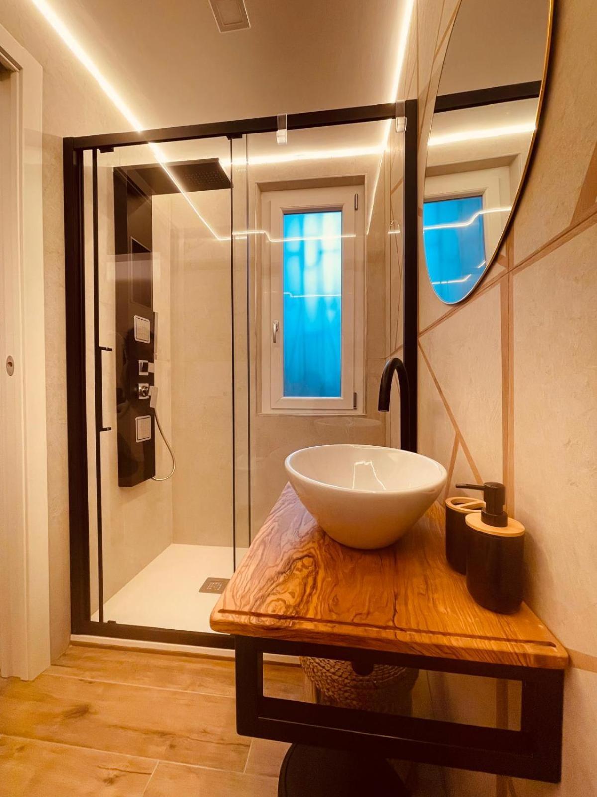 Casa Vacanze Ibiscus ปอร์โตเวเนเร ภายนอก รูปภาพ